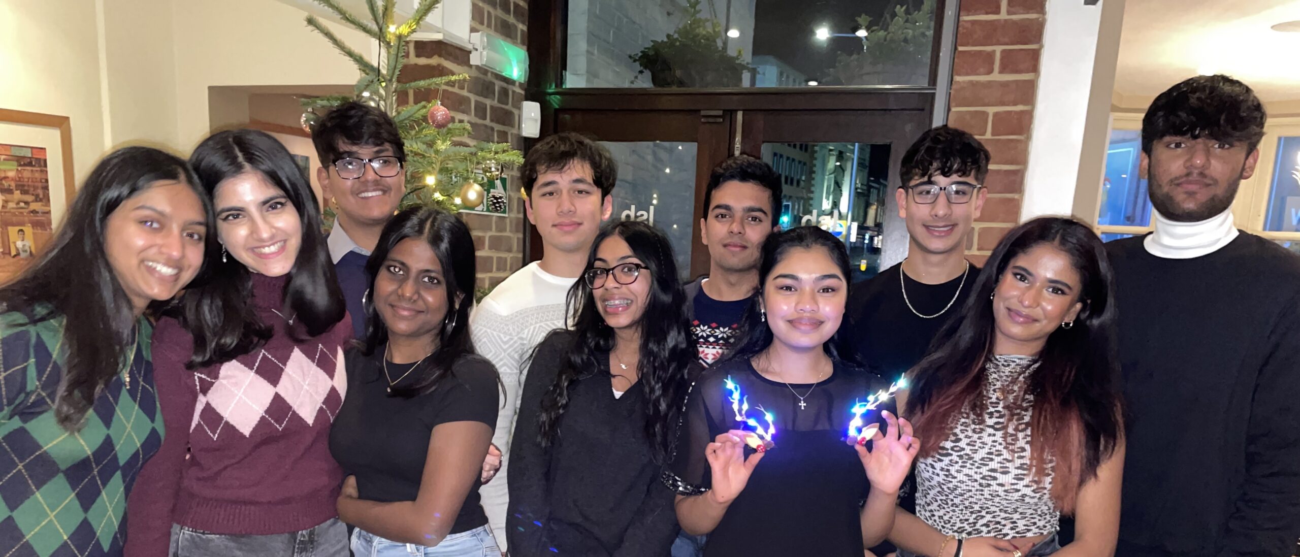 Read more about the article The Assistants’ Team celebrating Christmas!